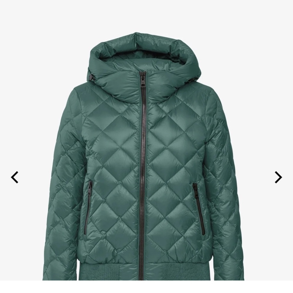 SOIA & KYO

SENNA-TD Sustainable Lightweight Down Bomber Jacket With Hood